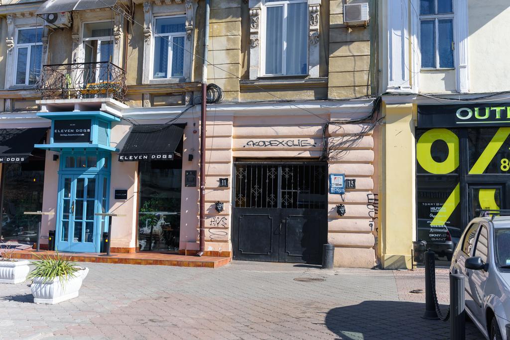 Krovat Na Deribasovskoy Odessa Dış mekan fotoğraf